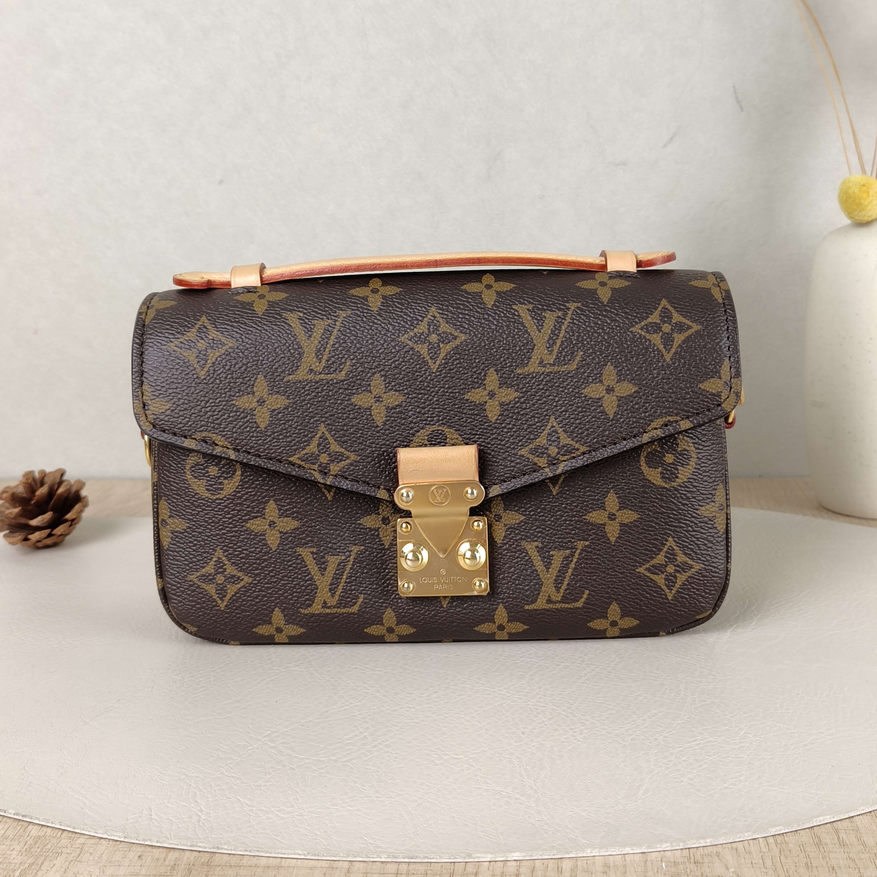 Louis Vuitton Crossbody Bag Pochette Métis East West Monogram PVC Small21.5 × 6 × 13.5 cm
