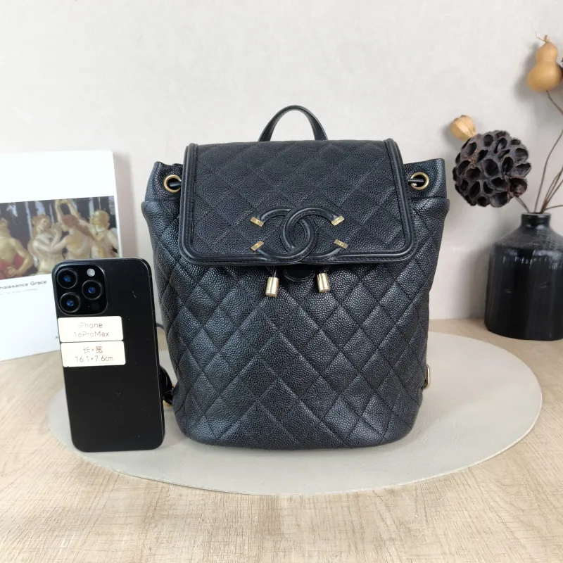 Chanel Backpack vanity case Backpack Black Calfskin One Size 22 × 13 × 25 cm 26 — cover view 4 of 6