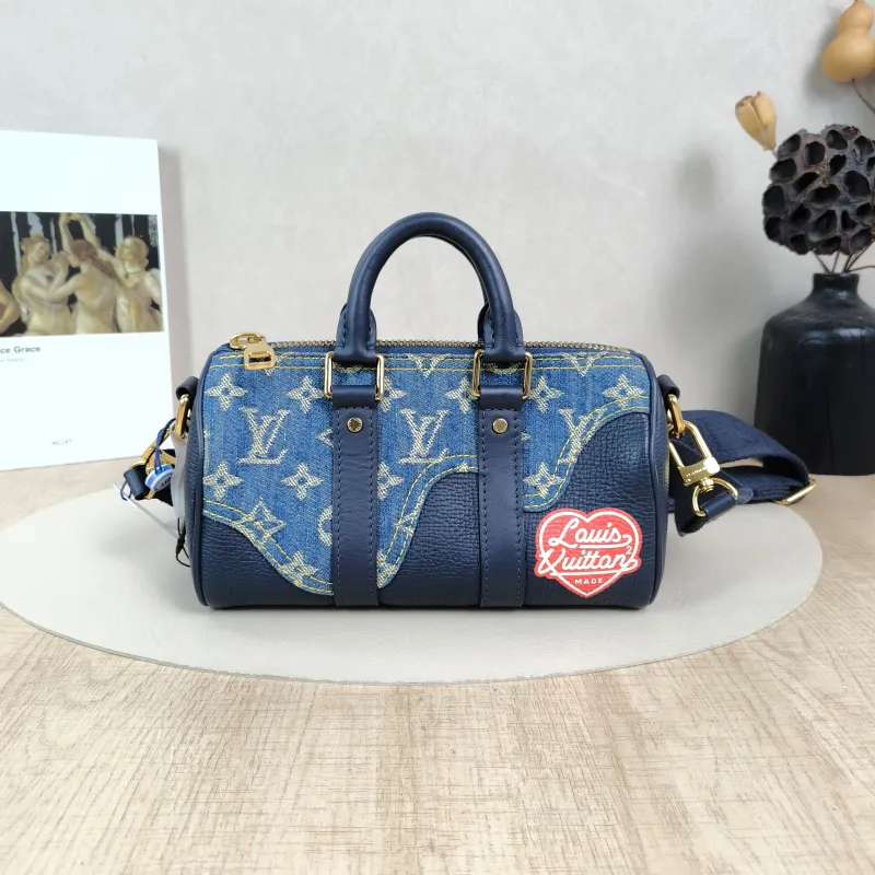Louis Vuitton Crossbody Bag Keepall XS Nigo · Calfskinmini21 × 9 × 12 cm