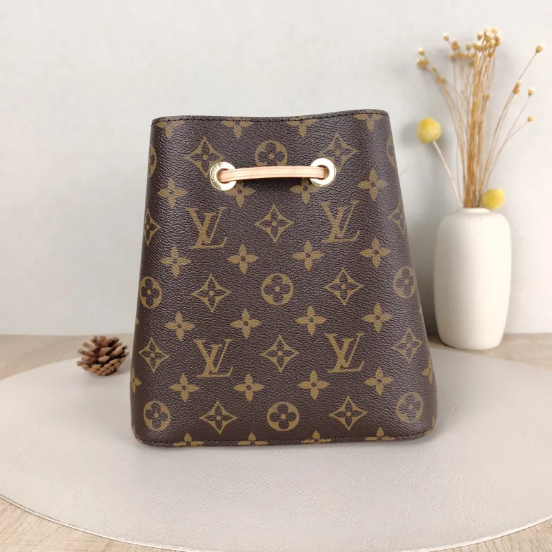 Louis Vuitton Crossbody Bag NÉONOÉ Bucket Bag BB Monogram PVC BB 20 × 13 × 20 cm — cover view 2 of 5