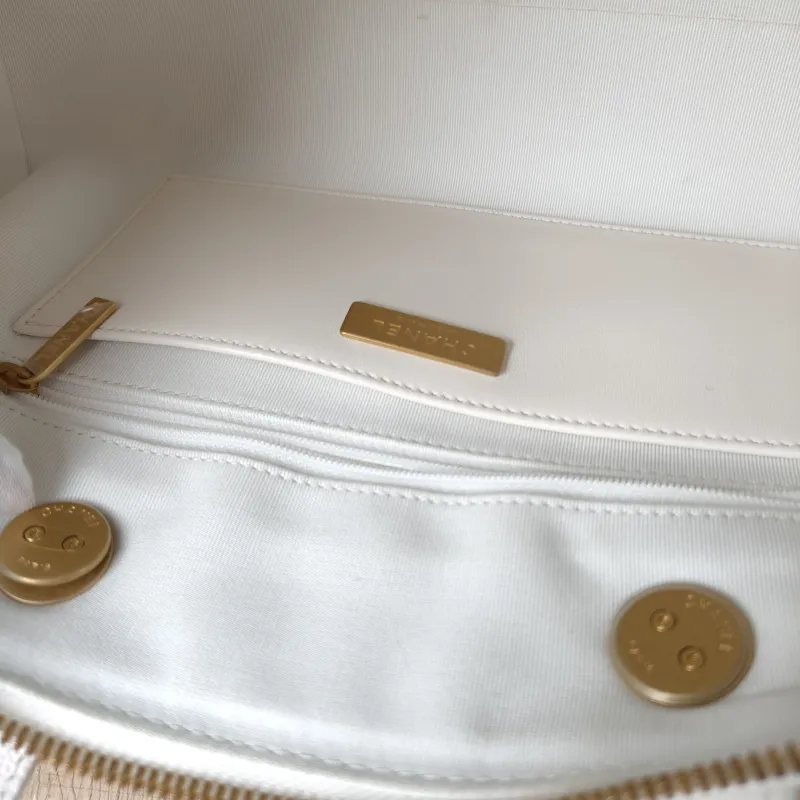 Chanel Crossbody Bag Bowling Bag White Gold Grained Calfskin One Size32 × 13 × 16 cm — detail view 12 of 13