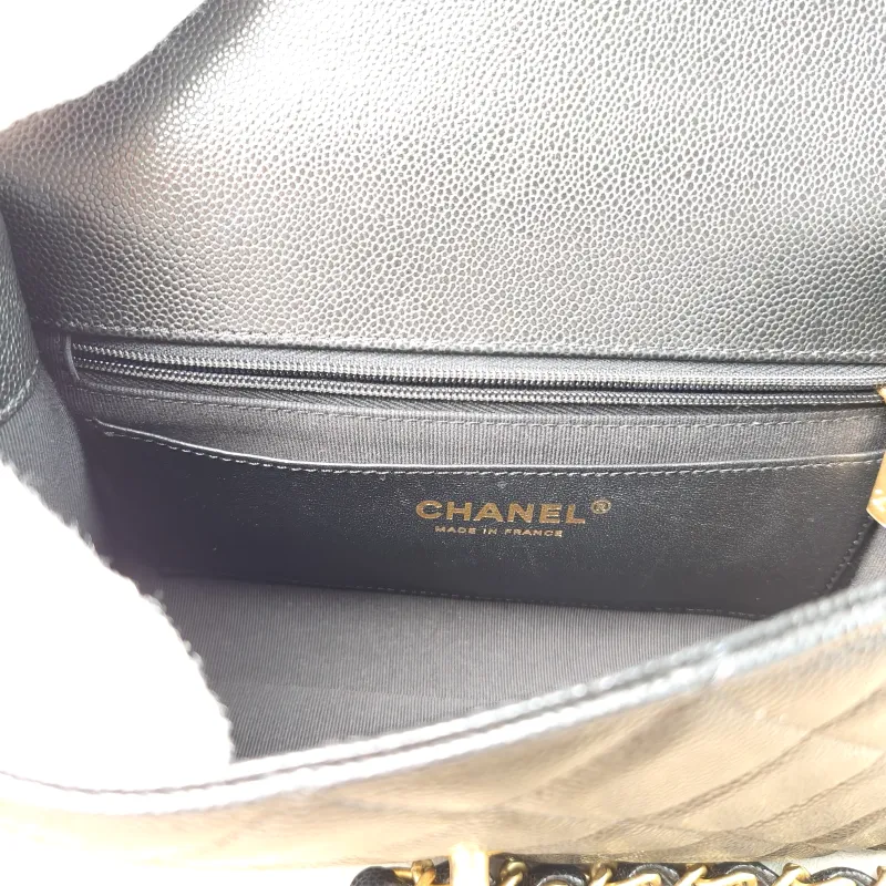 Chanel Crossbody Bag25p Black Grained Calfskin Small22 × 6.5 × 14 cm — detail view 8 of 12