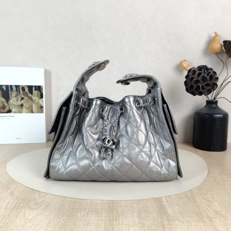 Chanel Shoulder Bag25Bag Silver Calfskin Small26 × 14 × 30 cm