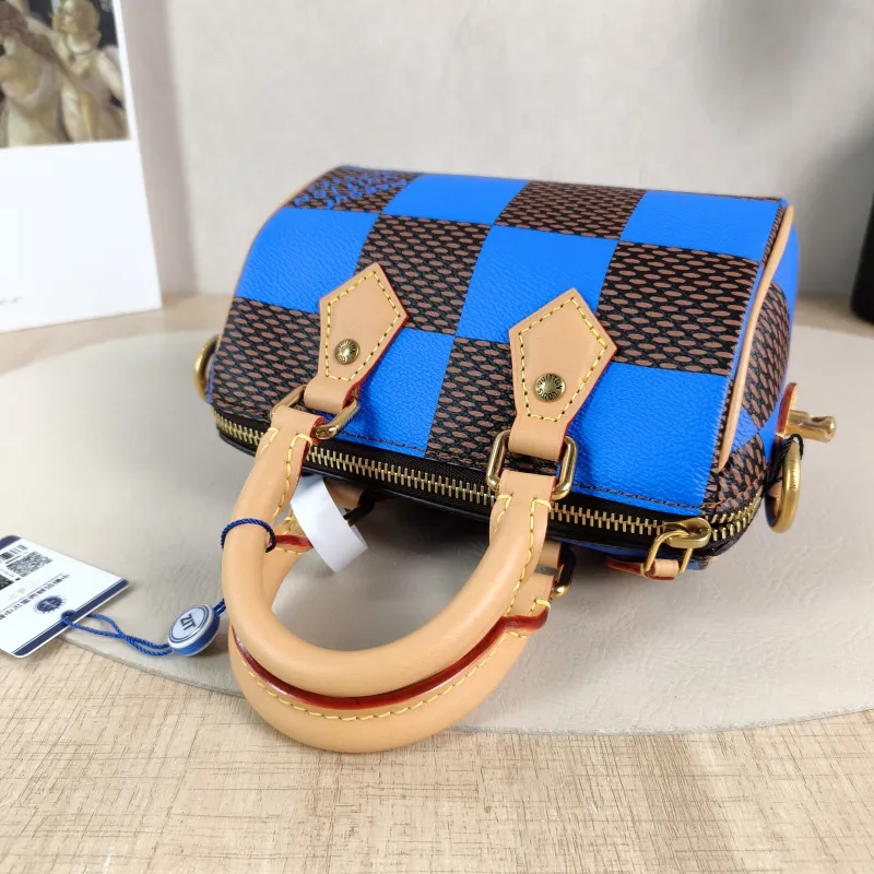 Louis Vuitton Crossbody Bag Speedy 18 PVC 18 × 10 × 12 cm — detail view 6 of 12