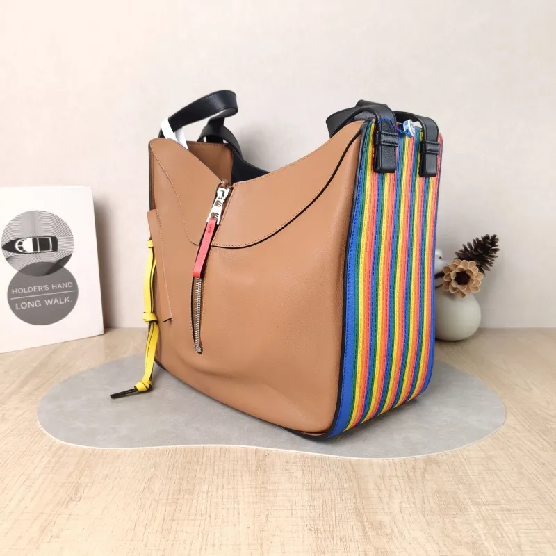 LOEWE Shoulder Bag Hammock Brown Calfskin Large 33 × 17 × 30 cm — cover view 4 of 6