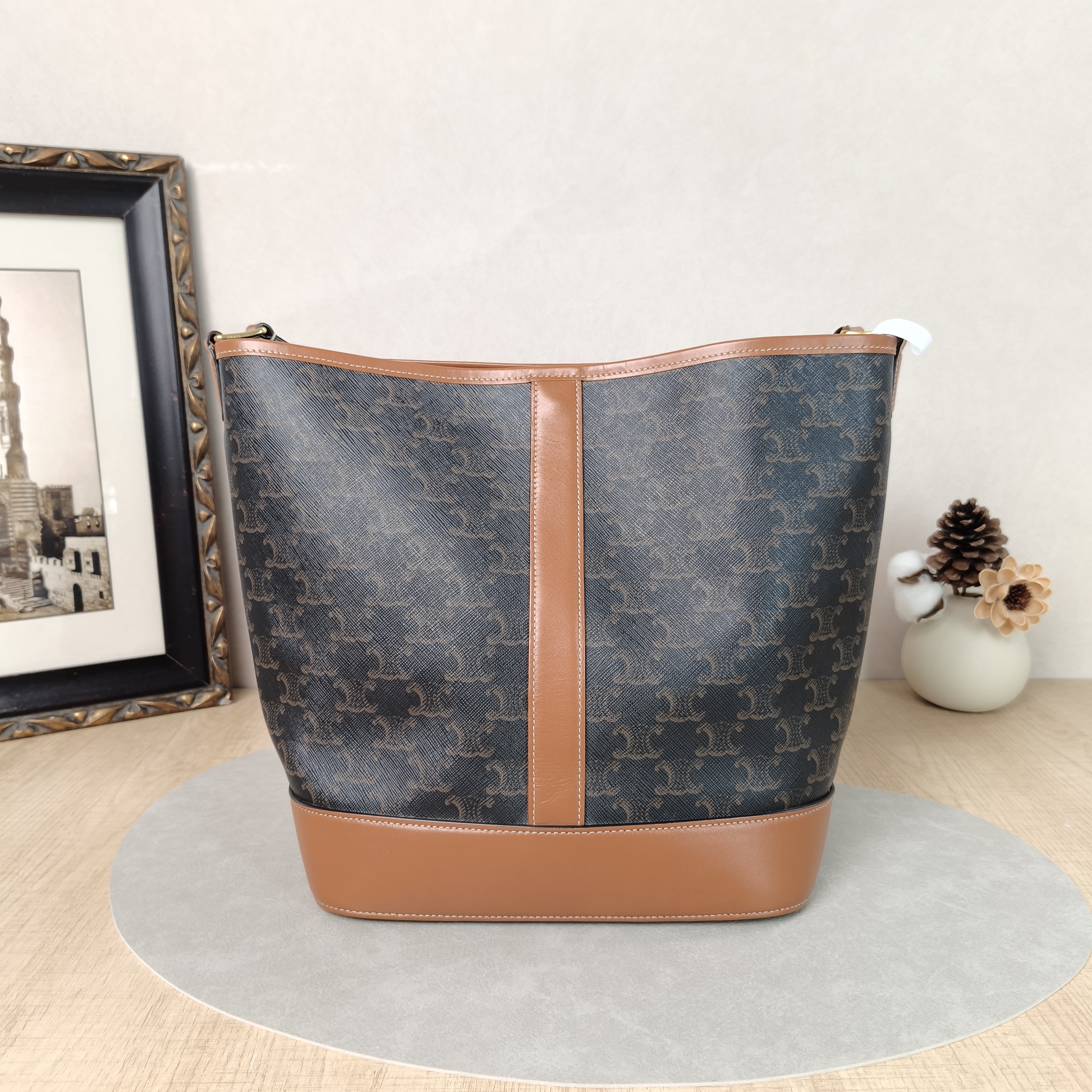 CELINE Crossbody Bag Triomphe Bucket Bag Monogram PVC Medium24 × 18 × 27 cm — cover view 3 of 6