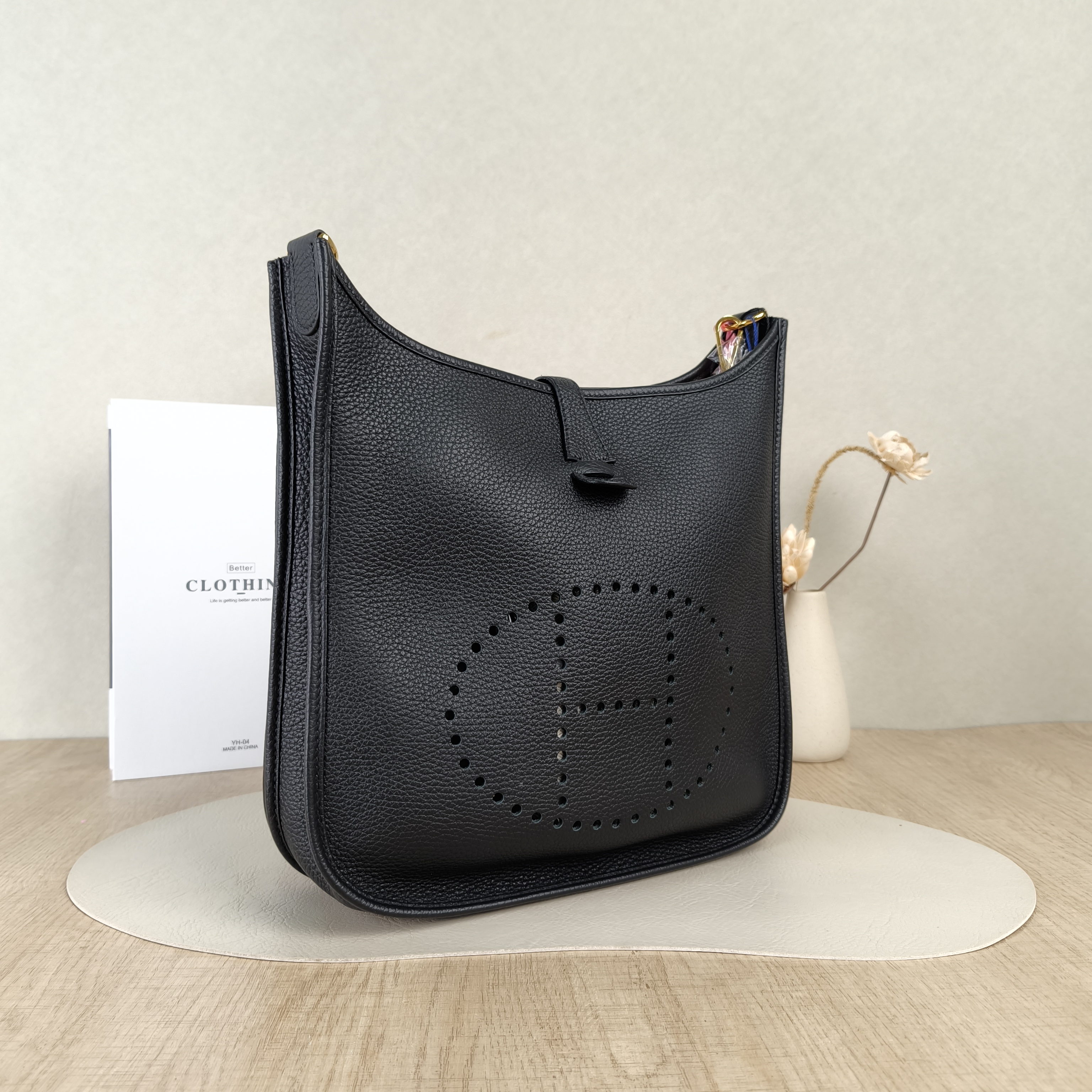 Hermès Crossbody Bag Evelyne 29 29Black TC Calfskin Small29 × 8 × 30 cm — cover view 3 of 5