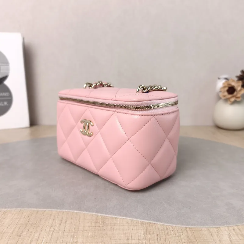 Chanel Crossbody Bag Edition Pink Lambskin One Size 16 × 8 × 9.5 cm 31 — cover view 5 of 5