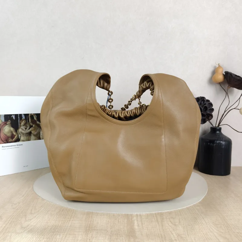LOEWE Crossbody Bag Squeeze Lambskin Medium 34 × 13.5 × 33 cm — cover view 3 of 5