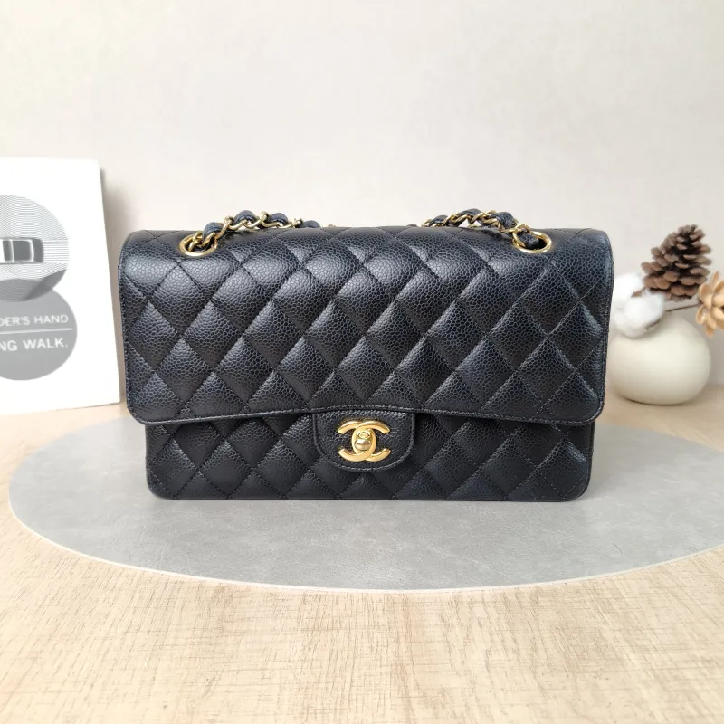 Chanel Crossbody Bag Classic Flap CF Black Grained Calfskin Medium25.5 × 6.5 × 15.5 cm