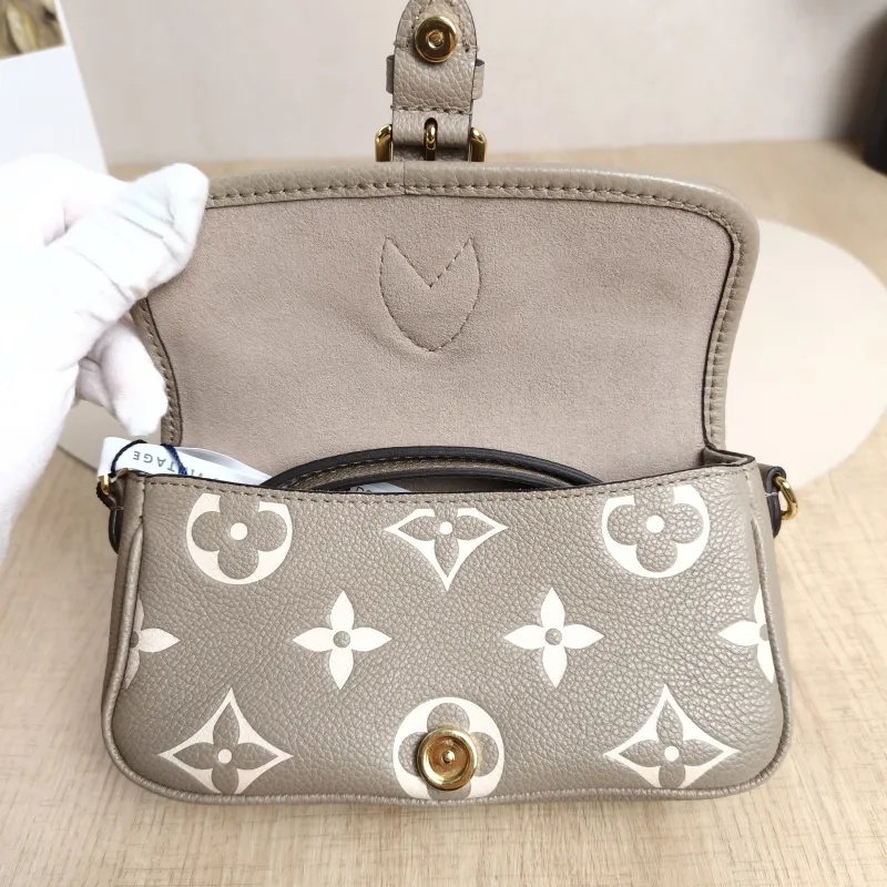 Louis Vuitton Crossbody Bag Diane Baguette Bag Empreinte Embossed Calfskin Monogramnano19 × 6 × 10.5 cm — detail view 9 of 13