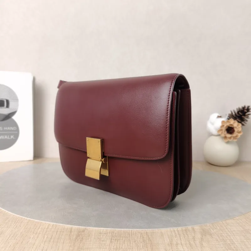 CELINE Crossbody Bag Classic Box Red Calfskin Medium24 × 7 × 18 cm Conditioned — cover view 3 of 5
