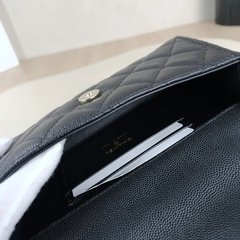 Chanel Crossbody Bag kelly Black Grained Calfskin One Size18 × 4.5 × 10 cm — detail view 6 of 14