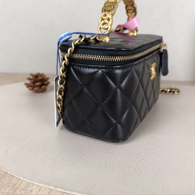 Chanel Crossbody Bag Edition Black Lambskin Mini 16 × 8 × 9.5 cm — detail view 12 of 13
