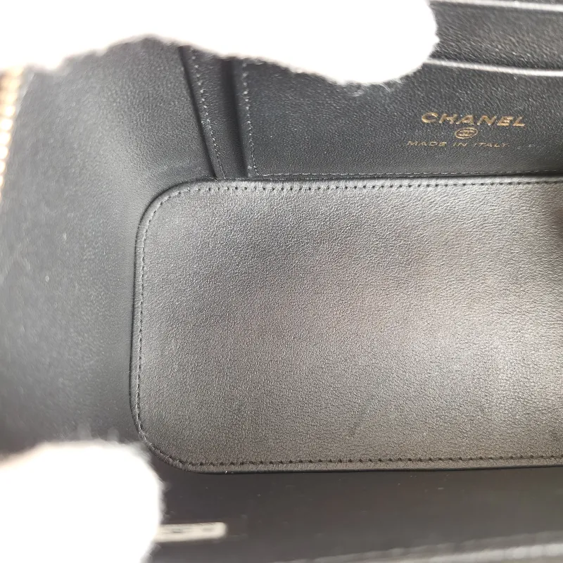 Chanel Crossbody Bag Edition Black Lambskin One Size 16 × 8 × 9.5 cm — detail view 2 of 14