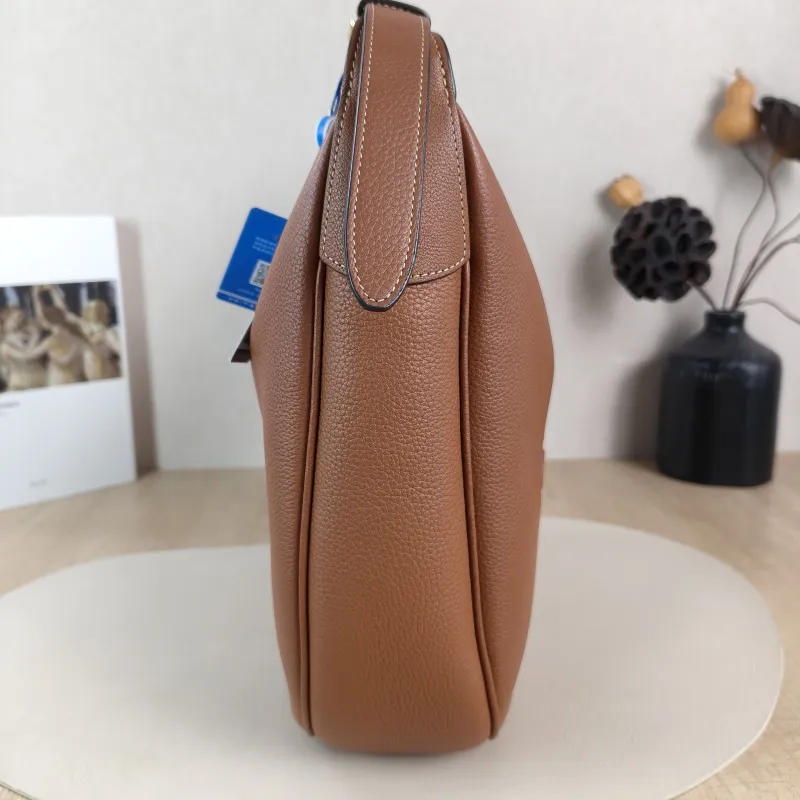 CELINE Shoulder Bag HELOISE TRIOMPHE Calfskin Medium 28.5 × 8 × 30 cm — detail view 7 of 10