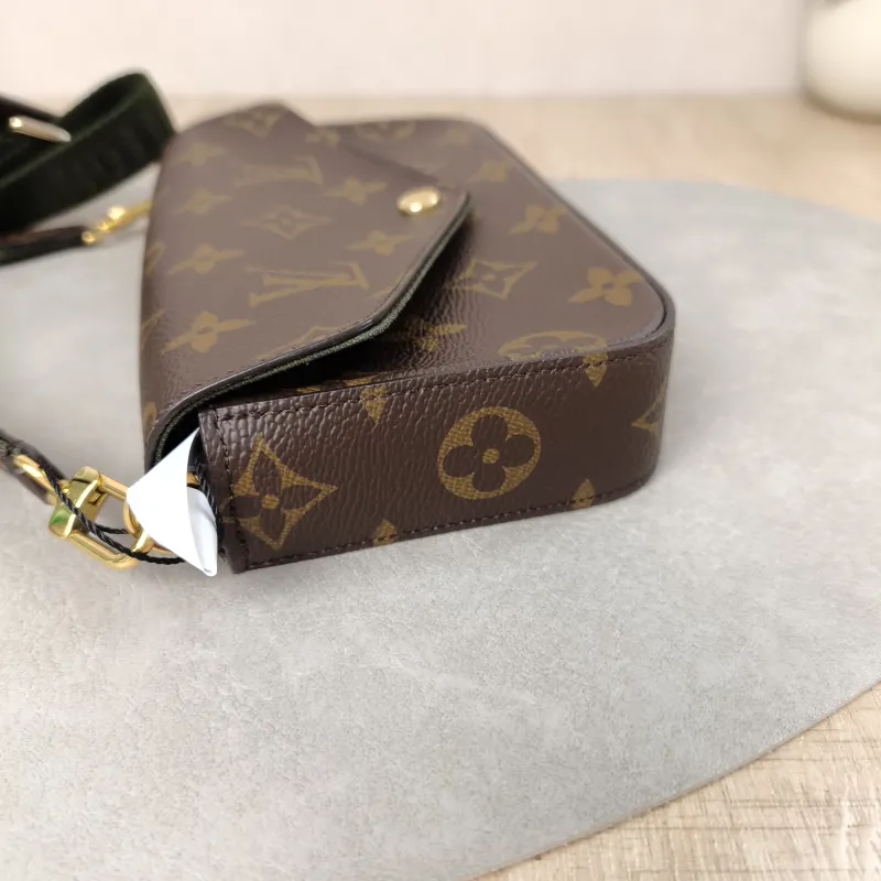 Louis Vuitton Crossbody Bag FÉLICIE STRAP & GO Monogram PVC Small17 × 3.5 × 9.6 cm — detail view 9 of 16