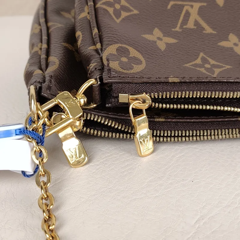 Louis Vuitton Crossbody Bag Multi Pochette Accessoires Shoulder Strap PVC Small 24 × 4 × 13.5 cm — detail view 4 of 15
