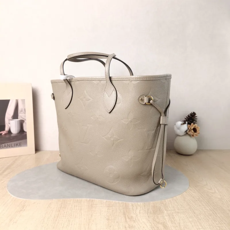 Louis Vuitton Shoulder Bag Neverfull Empreinte Embossed Calfskin Medium 31 × 14 × 28 cm — cover view 4 of 5