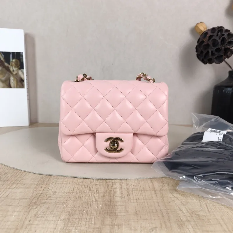 Chanel Crossbody Bag Edition Pink Lambskin 16.5 × 8 × 12.5 cm — cover view 4 of 6