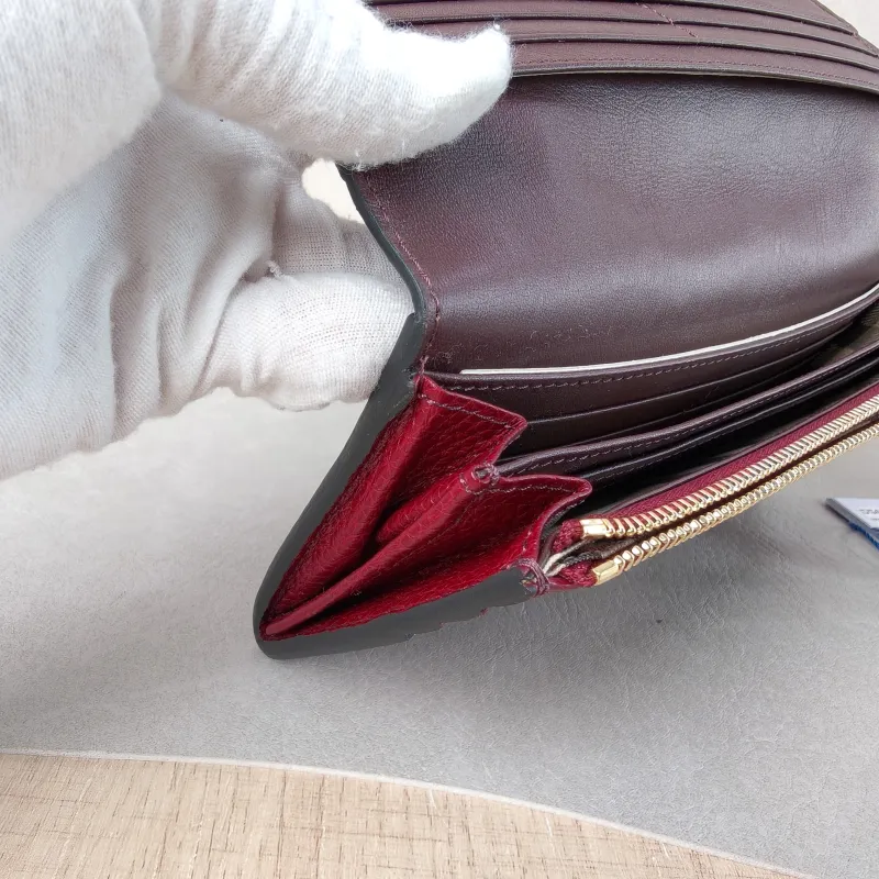 BURBERRY Wallet Wallet Red Calfskin One Size 19 × 2 × 11 cm — detail view 10 of 11
