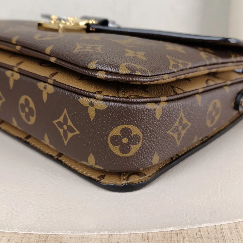 Louis Vuitton Crossbody Bag Pochette Métis Monogram Colorblock PVC Medium 25 × 7 × 19 cm — detail view 12 of 14