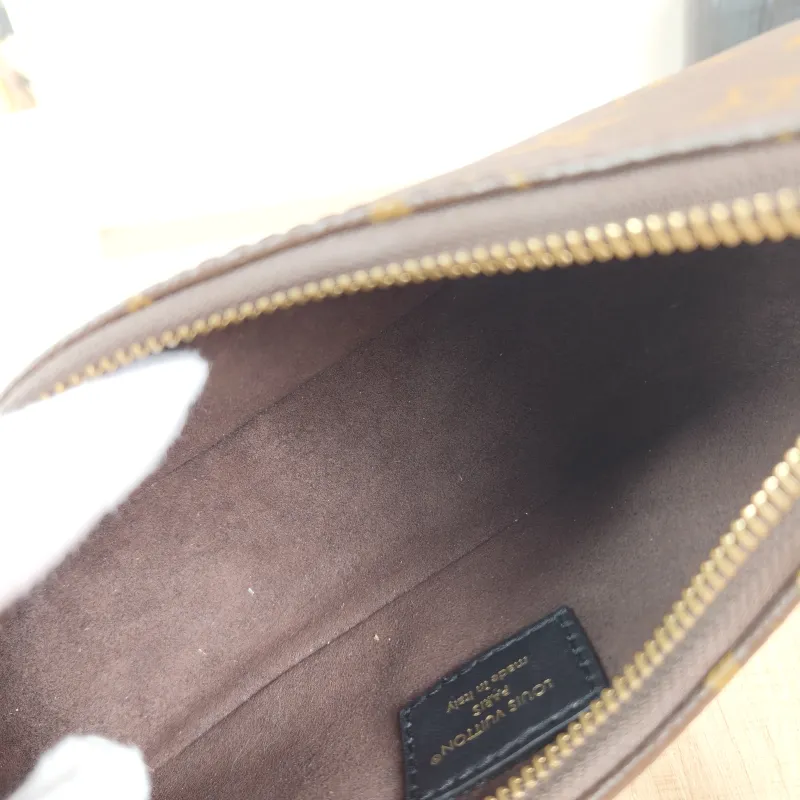 Louis Vuitton Shoulder Bag Catchy Monogram PVC Small 24 × 6 × 10 cm — detail view 3 of 11