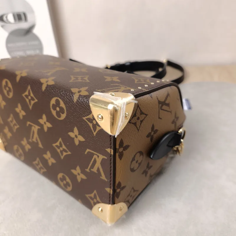 Louis Vuitton Crossbody Bag Speedy Trunk 20Monogram PVC Small20.5 × 11 × 13.5 cm — detail view 14 of 18