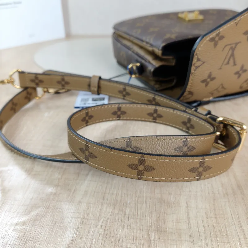 Louis Vuitton Crossbody Bag Pochette Métis Monogram Colorblock PVC Medium 25 × 7 × 19 cm — detail view 2 of 12