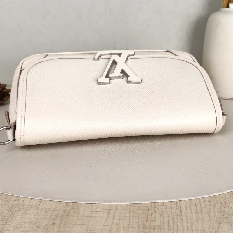 Louis Vuitton Shoulder Bag BUCI Beige Epi Embossed Calfskin 24.5 × 9 × 15.5 cm — detail view 8 of 13
