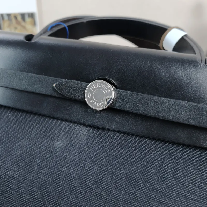 Hermès Shoulder Bag Herbag 31Black Canvas Canvas Berliner Medium31 × 10 × 25 cm — detail view 5 of 15