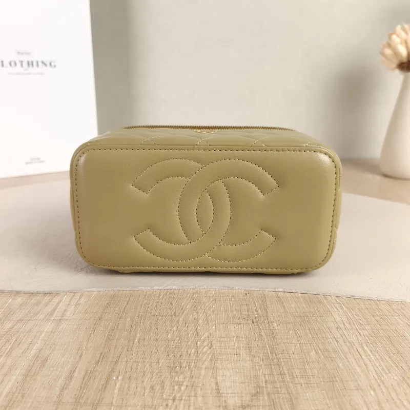 Chanel Crossbody Bag Edition Lambskin One Size 16 × 8 × 9.5 cm — cover view 3 of 5