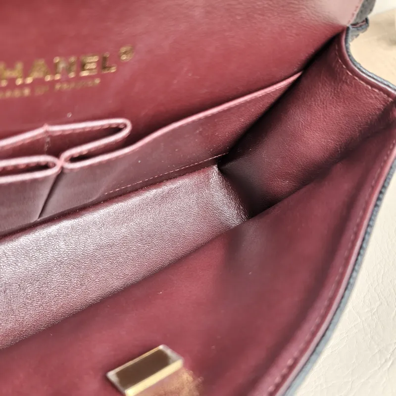 Chanel Crossbody Bag Classic Flap CF Black Grained Calfskin Medium 25.5 × 6.5 × 15.5 cm — detail view 12 of 14