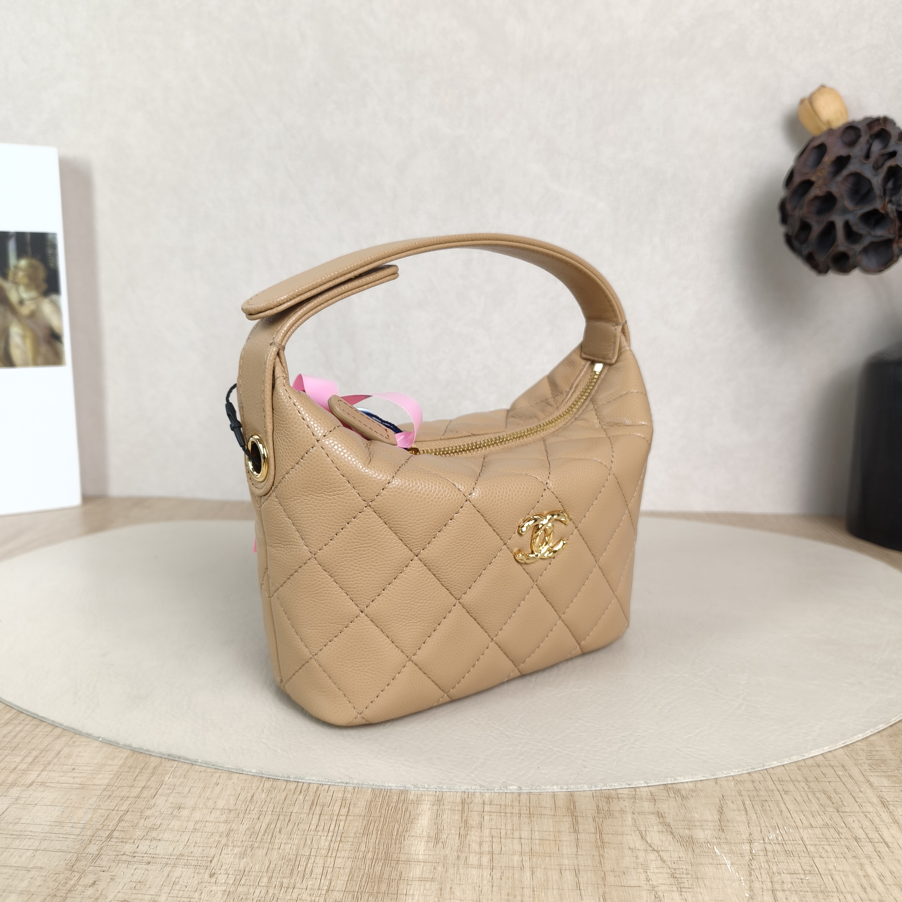 Chanel Crossbody Bag25a Gold-Tone Hardware Taupe Grained Calfskin One Size16 × 6 × 13.5 cm — cover view 5 of 5