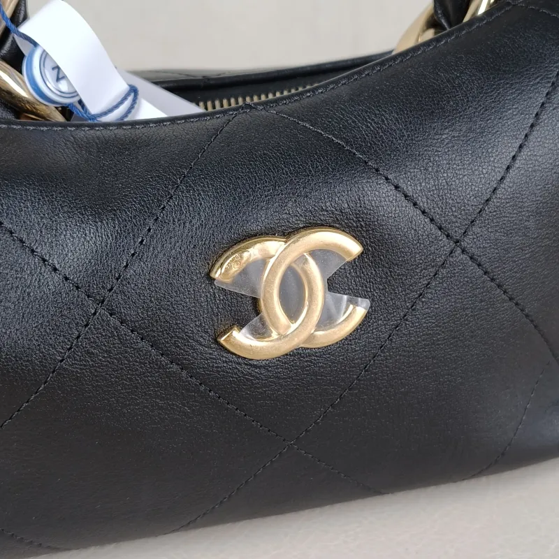 Chanel Shoulder Bag hobo Black with Gold-Tone Hardware Calfskin One Size 24 × 7 × 27 cm — detail view 5 of 13