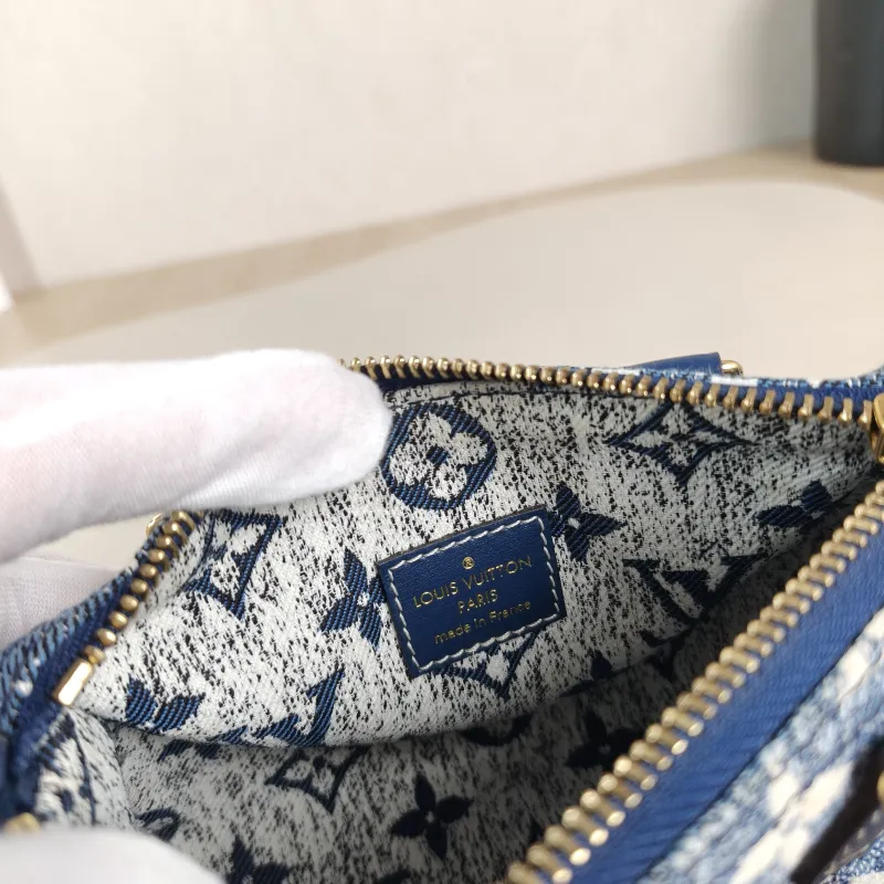 Louis Vuitton Crossbody Bag Speedy Nano Blue nano 16 × 7.5 × 10 cm — detail view 8 of 10