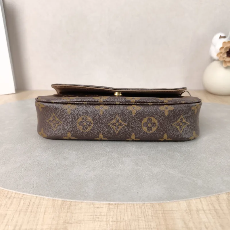 Louis Vuitton Crossbody Bag IVY Monogram PVC Small23.5 × 4.3 × 12 cm — cover view 4 of 5