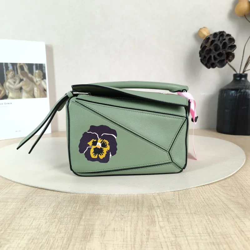 LOEWE Crossbody Bag Puzzle Green Calfskin Mini 18 × 8 × 12.5 cm