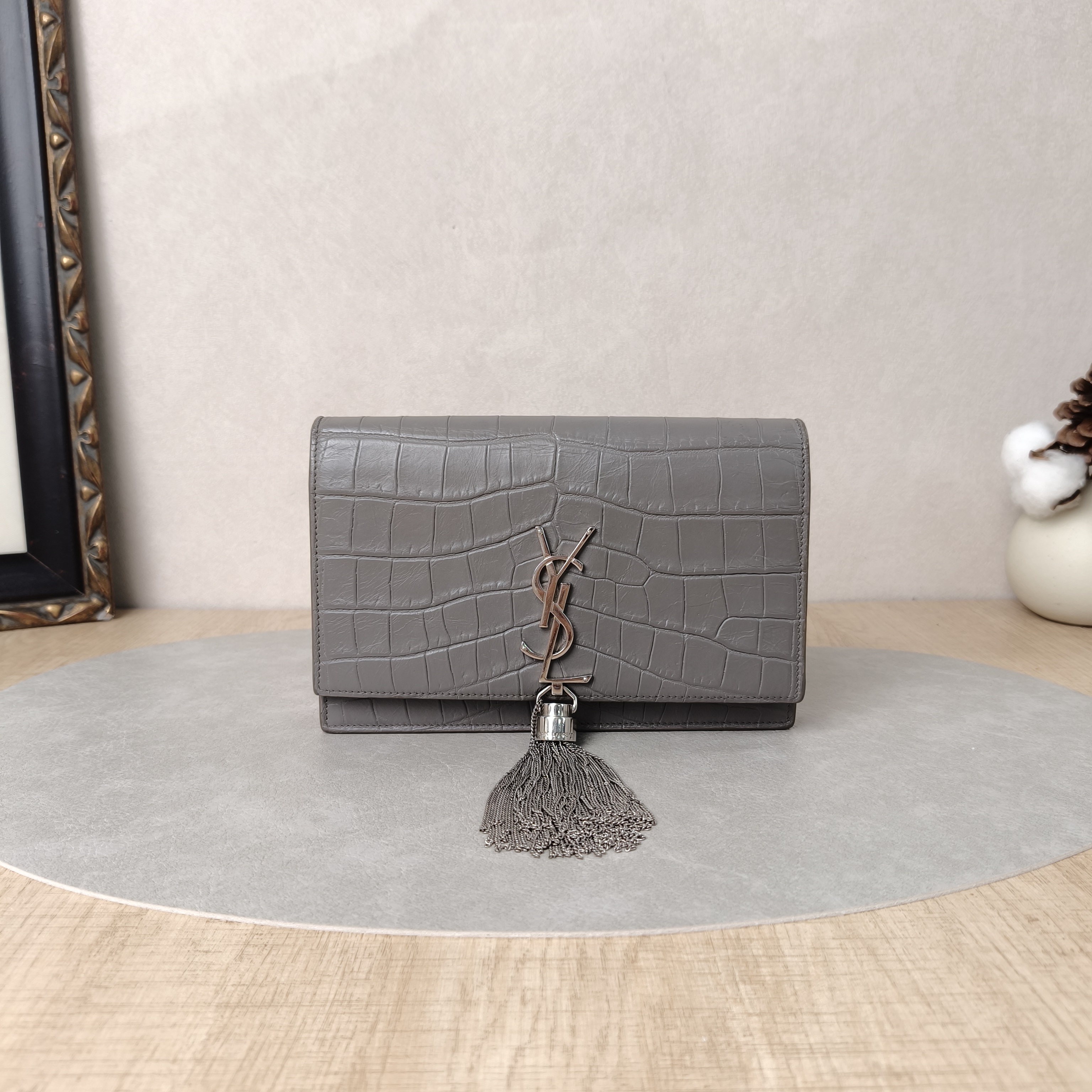 SAINT LAURENT Crossbody Bag KATE Grey Calfskin19 × 4 × 12 cm
