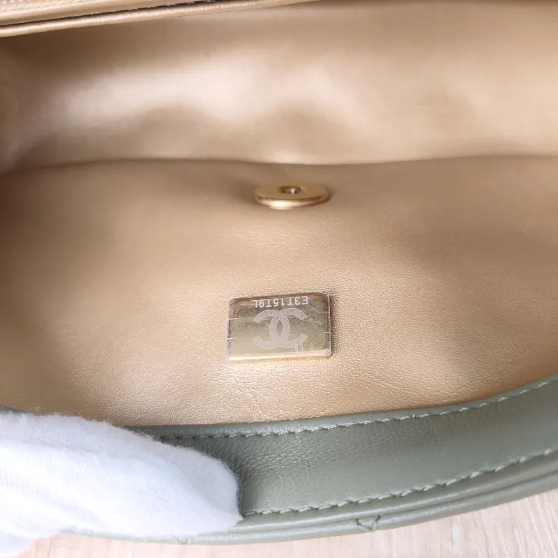 Chanel Crossbody Bag mini Green Lambskin One Size 20 × 6 × 12 cm — detail view 5 of 11