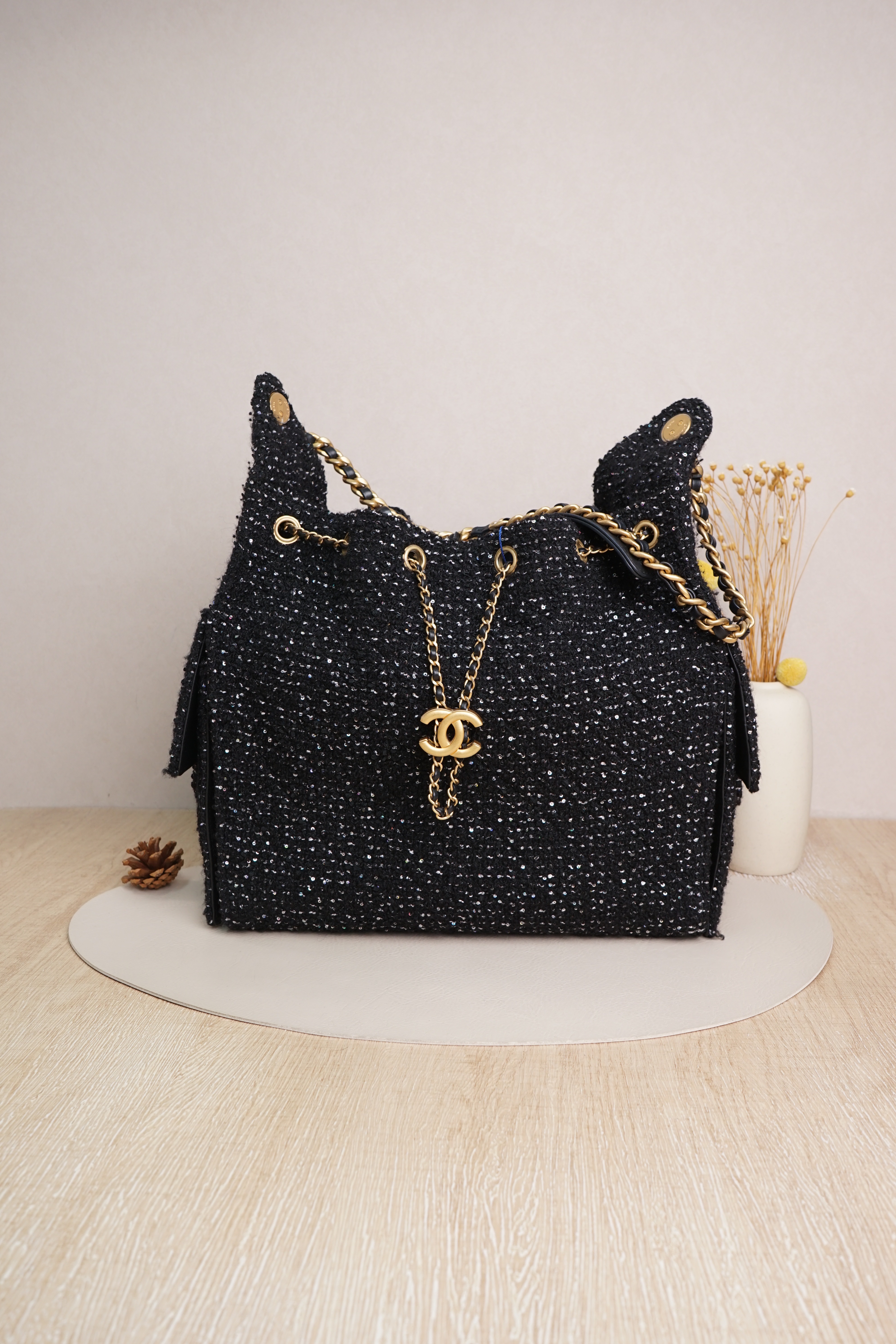 Chanel Shoulder Bag Black Medium30 × 15 × 40 cm