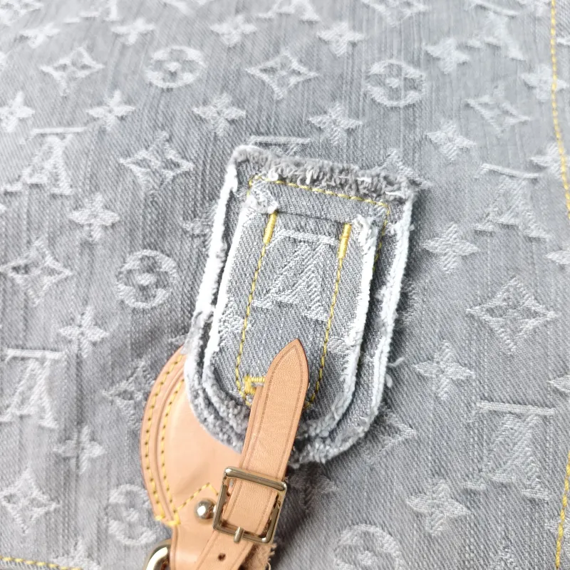 Louis Vuitton Shoulder Bag Onthego Medium Grey Medium 35 × 14 × 27 cm — detail view 13 of 13