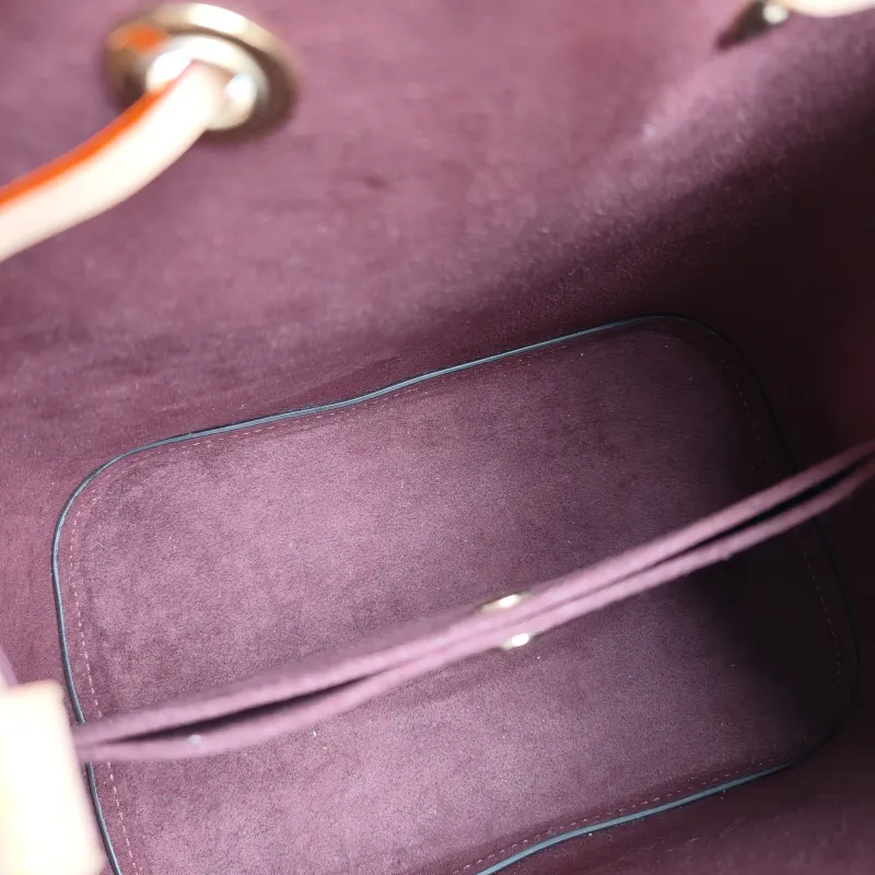 Louis Vuitton Crossbody Bag NÉONOÉ Bucket Bag BB Monogram PVC BB 20 × 13 × 20 cm — detail view 10 of 10