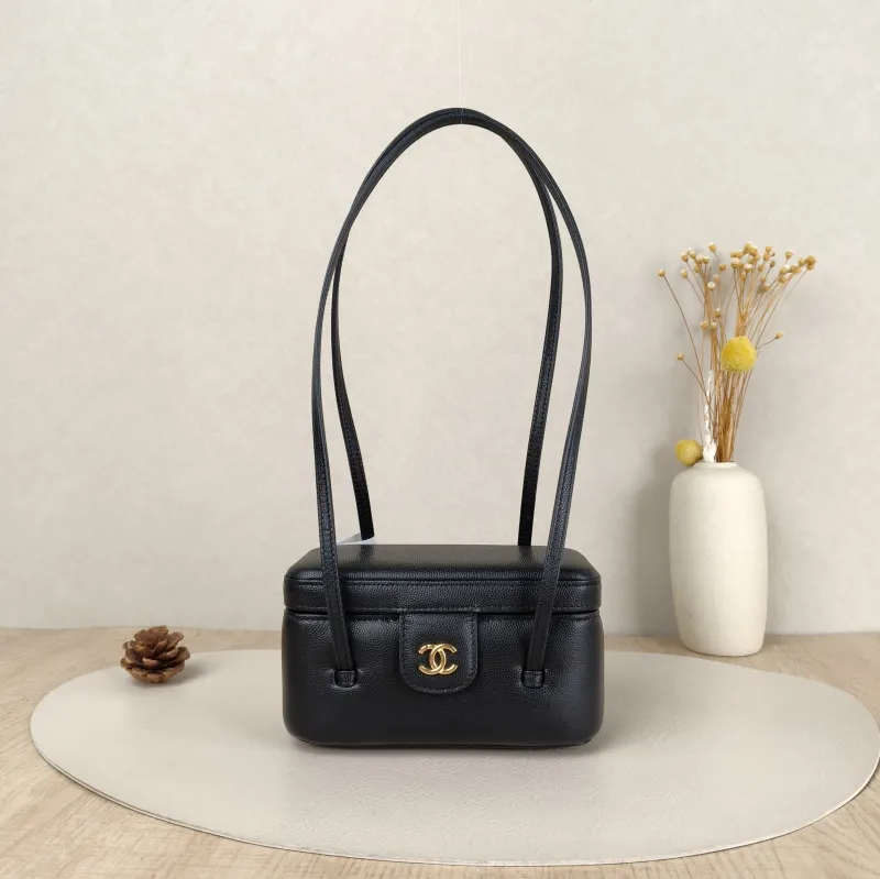 Chanel Shoulder Bag26s preppy Shoulder Bag Black Calfskin17 × 8 × 9.5 cm