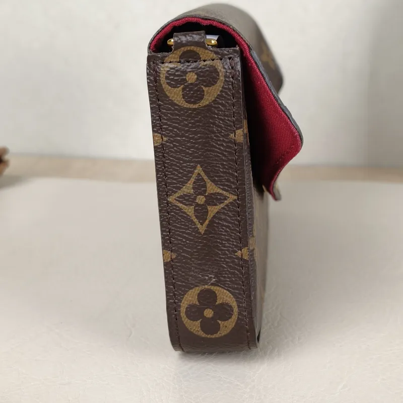 Louis Vuitton Crossbody Bag Pochette Félicie Monogram PVC Small21 × 3 × 12 cm — detail view 9 of 13