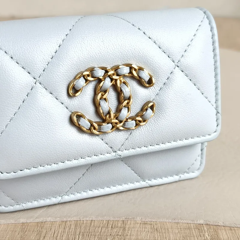 Chanel Crossbody Bag 19bag Mini Crossbody Bag Blue Lambskin Mini 10.5 × 2 × 8 cm 31 — detail view 4 of 9
