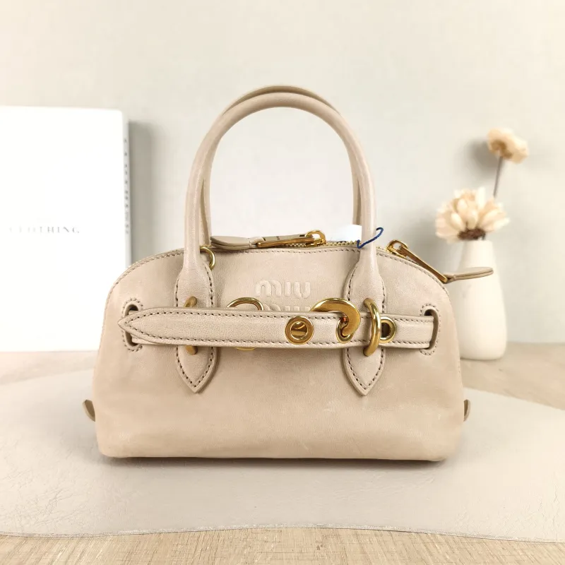 Miumiu Top Handle Bag Aventure Top Handle Bag Lambskin One Size 21 × 8 × 13.2 cm