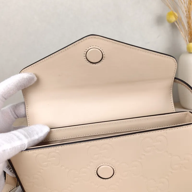 GUCCI Crossbody Bag GG Collection Shoulder Bag Beige Calfskin Mini 21 × 3 × 13.5 cm — detail view 9 of 12