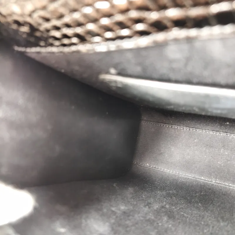 SAINT LAURENT Shoulder Bag MANHATTAN Black Calfskin Medium29 × 7.5 × 20 cm — detail view 11 of 12