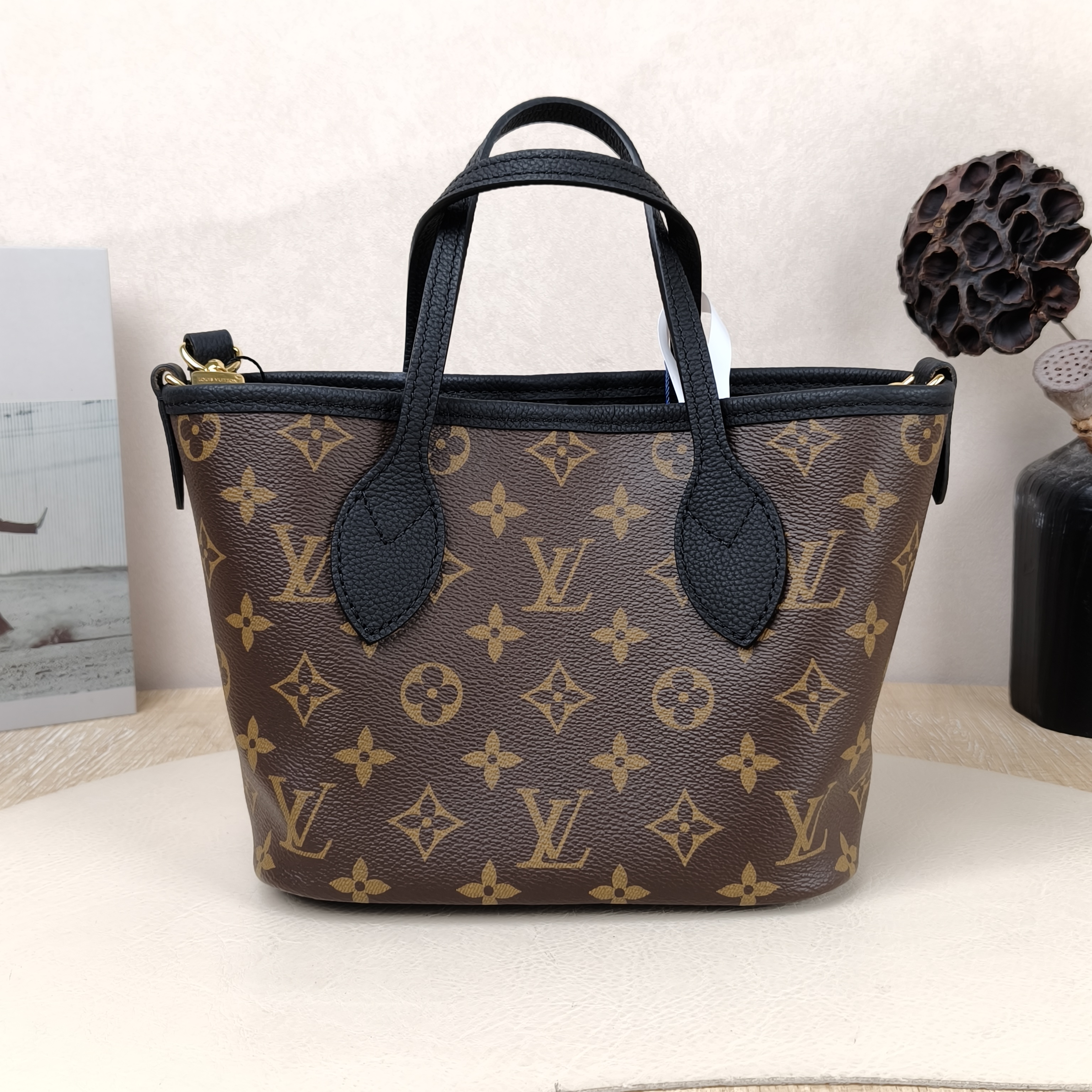 Louis Vuitton Crossbody Bag NEVERFULL INSIDE OUT BB Black PVC · Calfskin BB26.5 × 11 × 16.5 cm